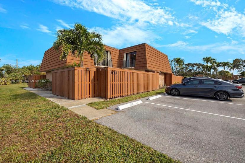 Picture of 3900 County Line Rd # 10C, Tequesta FL 33469