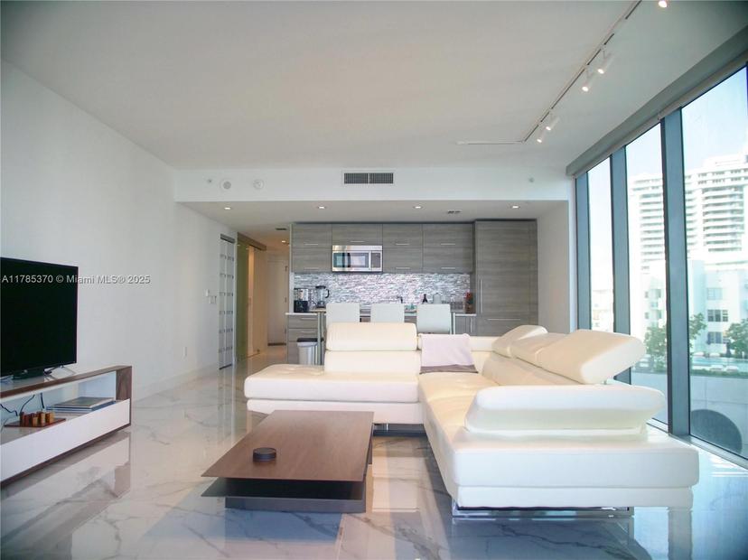Picture of 650 NE 32Nd St # 1007, Miami FL 33137