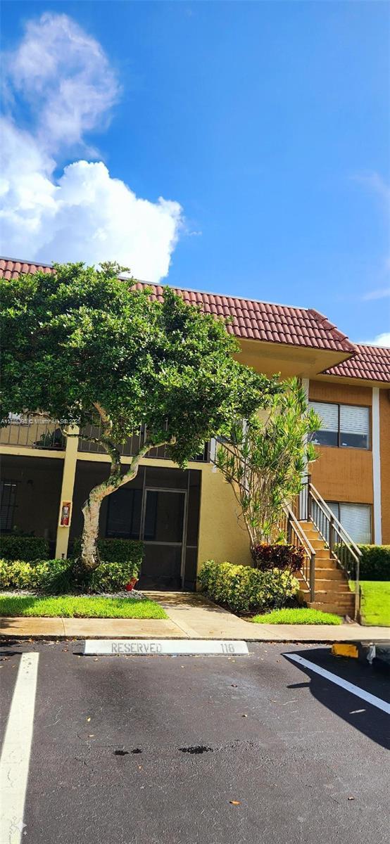 Picture of 307 Lakeview Dr # 102, Weston FL 33326