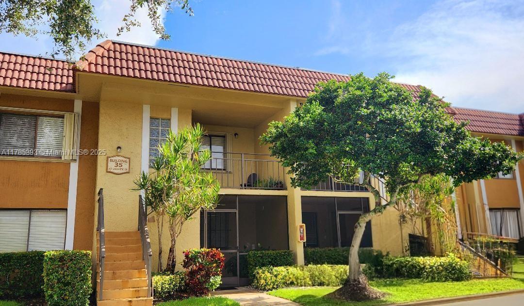 Picture of 307 Lakeview Dr # 102, Weston, FL 33326