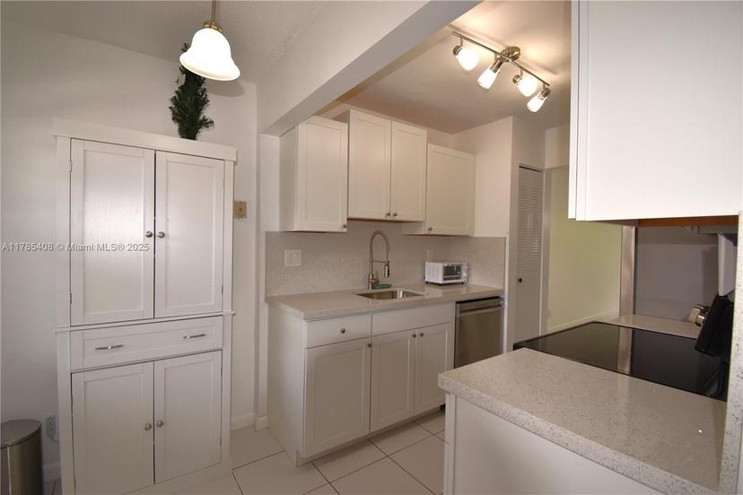 Picture of 8405 NW 61St St # D208, Tamarac FL 33321