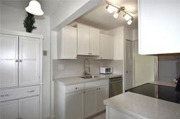 Picture of 8405 NW 61St St # D208, Tamarac, FL 33321