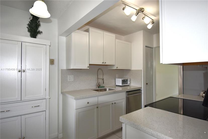 Picture of 8405 NW 61St St # D208, Tamarac FL 33321