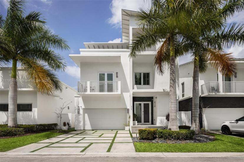 Picture of 8249 NW 33Rd Ter, Doral FL 33122