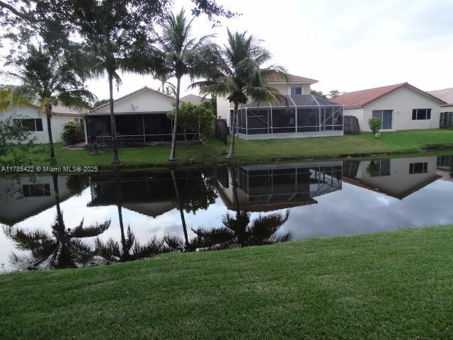 Picture of 342 Lakeview Dr # 105, Weston FL 33326