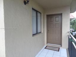 Picture of 342 Lakeview Dr # 105, Weston, FL 33326