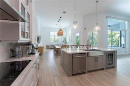 Picture of 4023 W Lake Estates Dr, Davie, FL 33328