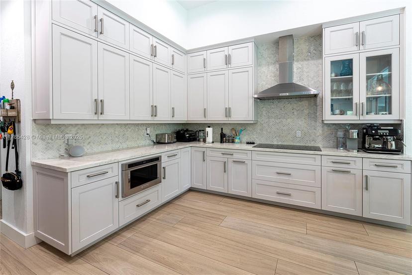 Picture of 4023 W Lake Estates Dr, Davie FL 33328