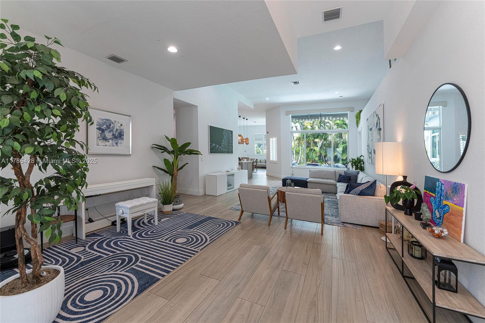 Picture of 4023 W Lake Estates Dr, Davie, FL 33328