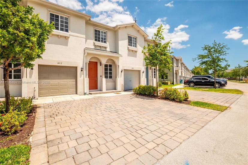 Picture of 1417 NW 208Th Ter # 1417, Miami Gardens FL 33169