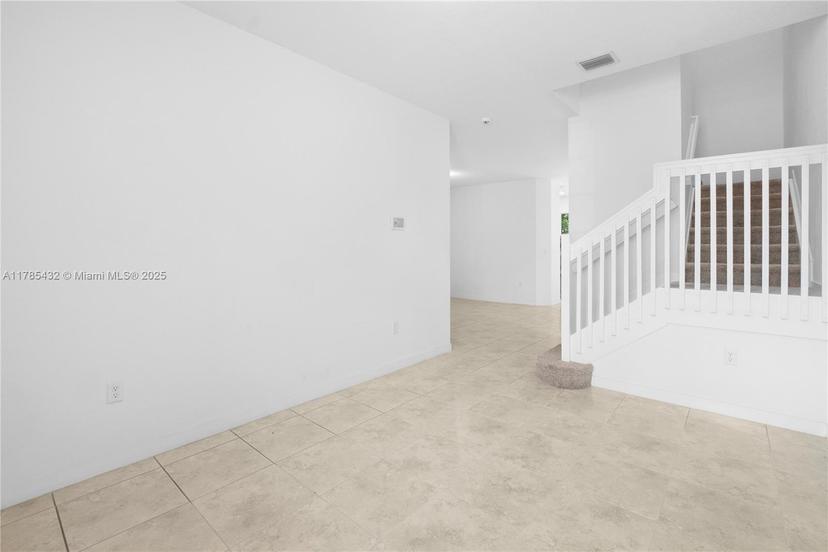 Picture of 1417 NW 208Th Ter # 1417, Miami Gardens FL 33169
