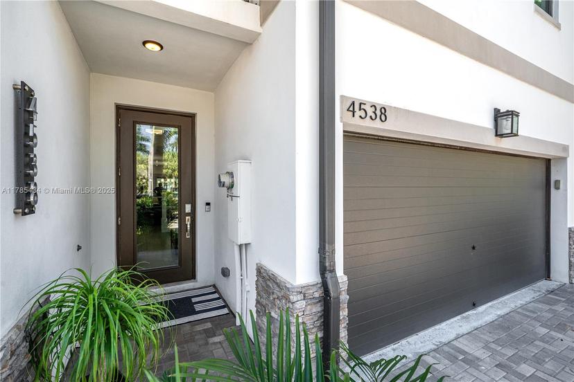 Picture of 4538 S Aqua Bella Ln, Dania Beach FL 33312