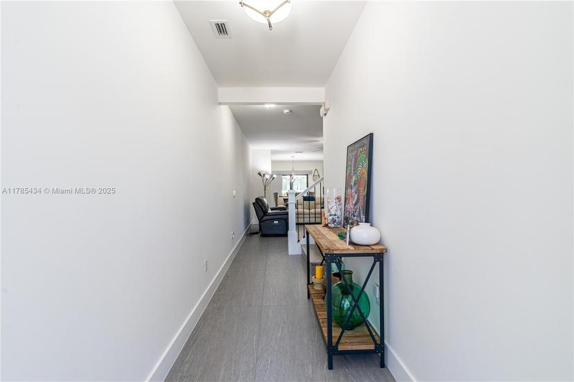 Picture of 4538 S Aqua Bella Ln, Dania Beach FL 33312