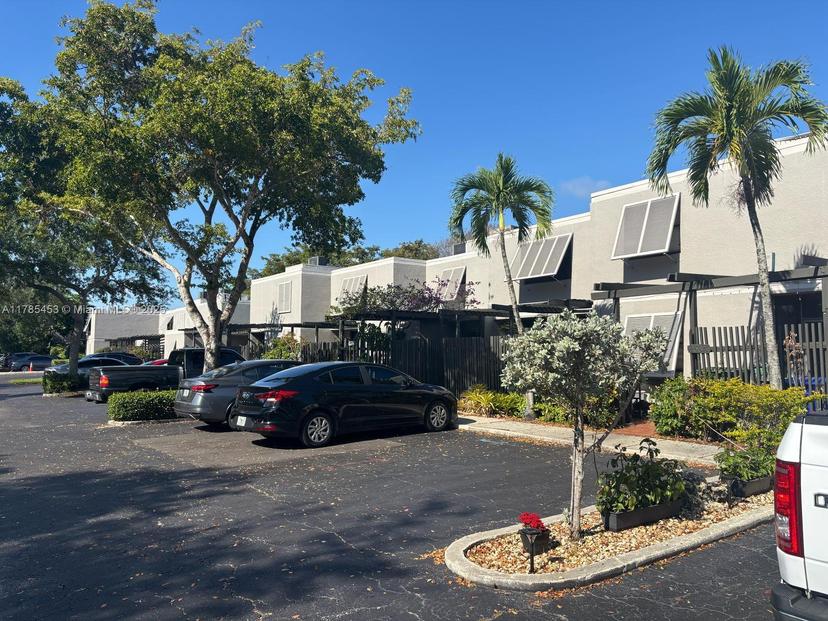 Picture of 1678 NW 113Th Way, Pembroke Pines FL 33026