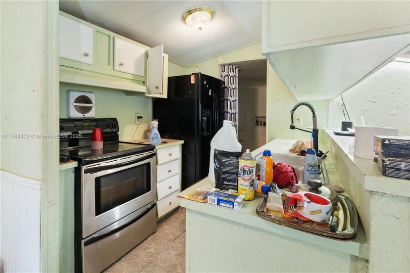 Picture of 36349 5 Acre Ln, Zephyrhills FL 33541