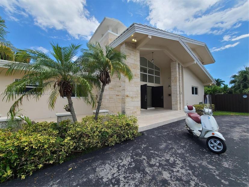 Picture of 9825 Broadview Ter, Bay Harbor Islands FL 33154