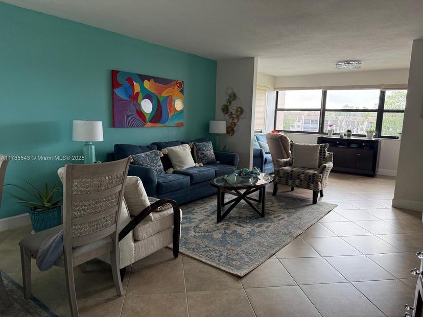 Picture of 10207 Sunrise Lakes Blvd # 401, Sunrise FL 33322