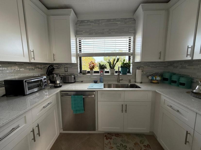 Picture of 10207 Sunrise Lakes Blvd # 401, Sunrise FL 33322