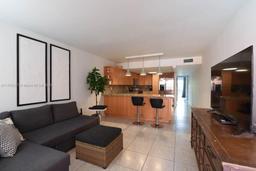Picture of 11365 SW 2Nd St # 602, Sweetwater, FL 33174