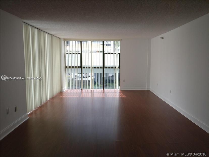 Picture of 20515 E Country Club Dr # 248, Aventura FL 33180