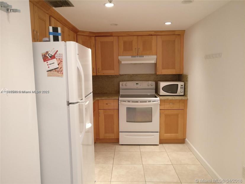 Picture of 20515 E Country Club Dr # 248, Aventura FL 33180