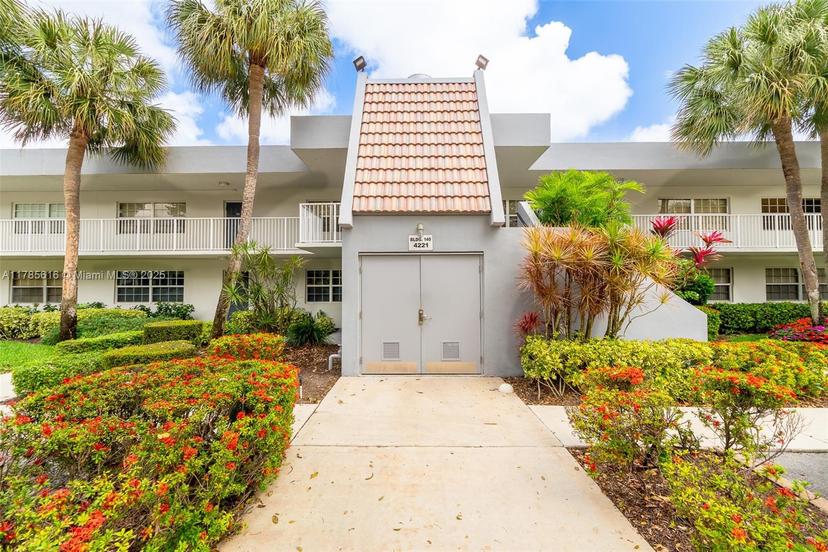 Picture of 4221 W Palm Aire Dr # 203, Pompano Beach FL 33069