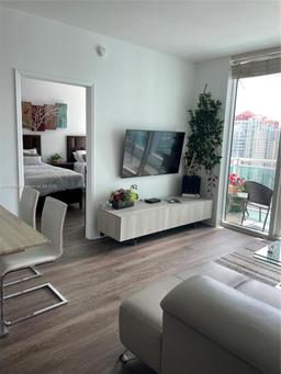 Picture of 950 Brickell Bay Dr # 2907, Miami, FL 33131