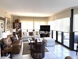 Picture of 20185 E Country Club Dr # 405, Aventura, FL 33180