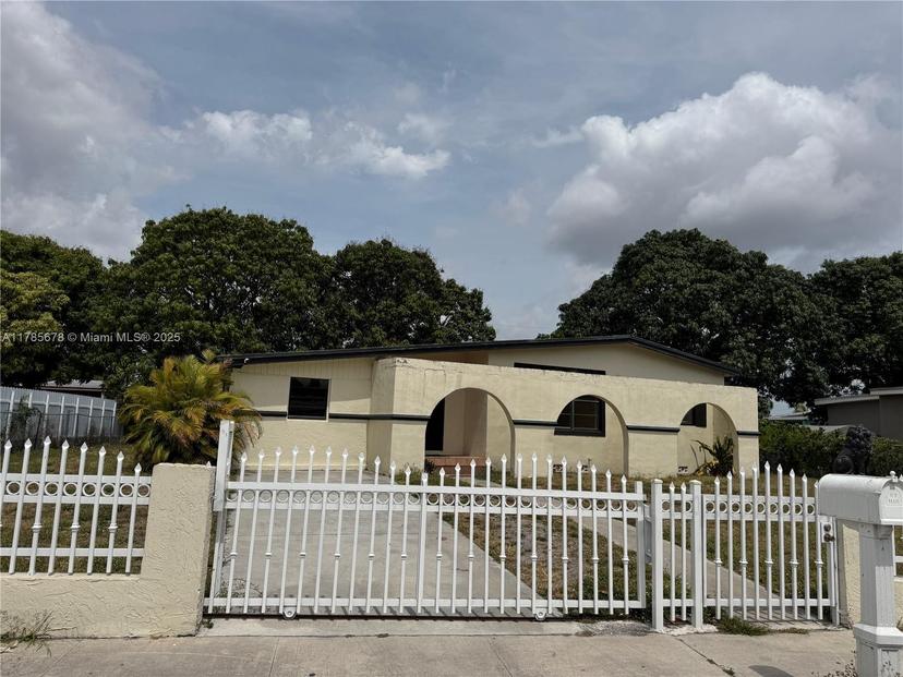 Picture of 3441 NW 177Th Ter, Miami Gardens FL 33056