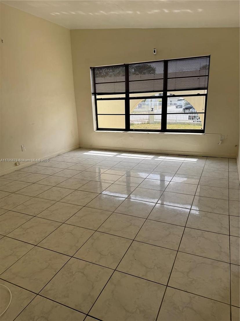 Picture of 3441 NW 177Th Ter, Miami Gardens FL 33056