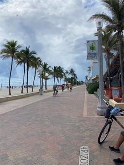 Picture of 400 N Surf Rd, Hollywood, FL 33019