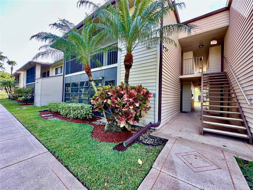 Picture of 15492 Lakes Of Delray Blvd # 205, Delray Beach FL 33484