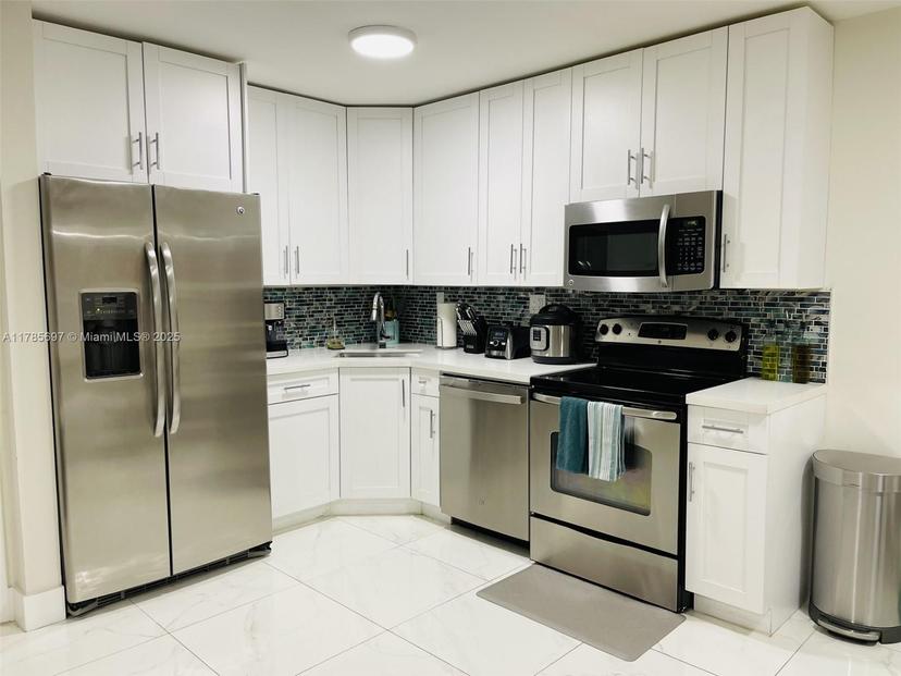 Picture of 771 NE 199Th St # 106, Miami FL 33179
