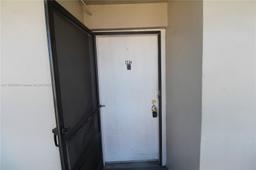 Picture of 10288 NW 9Th St Cir # 402, Miami, FL 33172