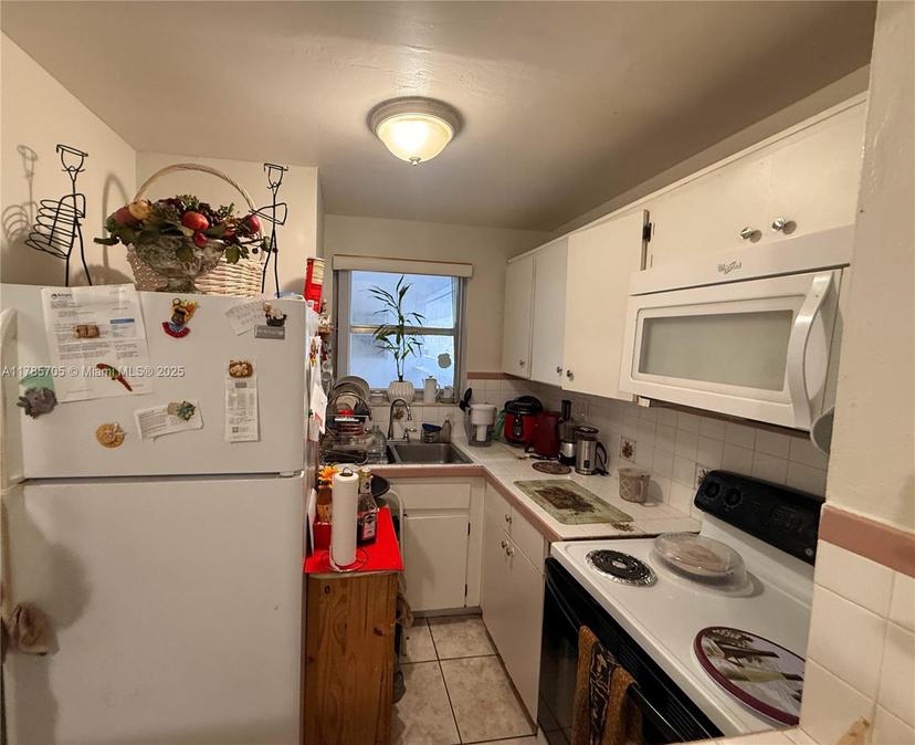 Picture of 210 Fontainebleau Blvd # 210, Miami FL 33172