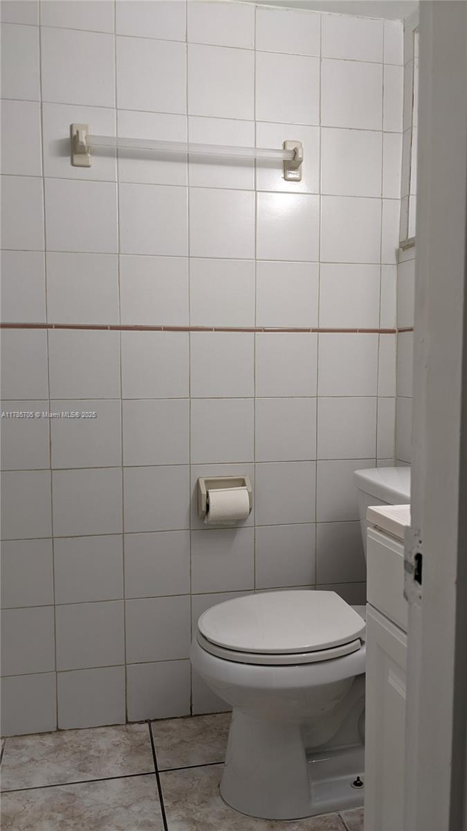 Picture of 210 Fontainebleau Blvd # 210, Miami FL 33172