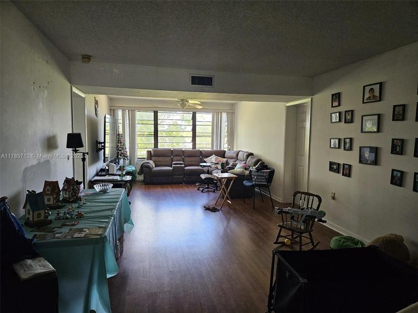 Picture of 6085 Balboa Cir # 403, Boca Raton FL 33433