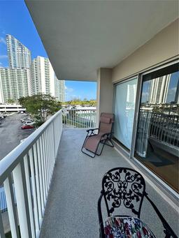 Picture of 300 Bayview Dr # 315, Sunny Isles Beach, FL 33160