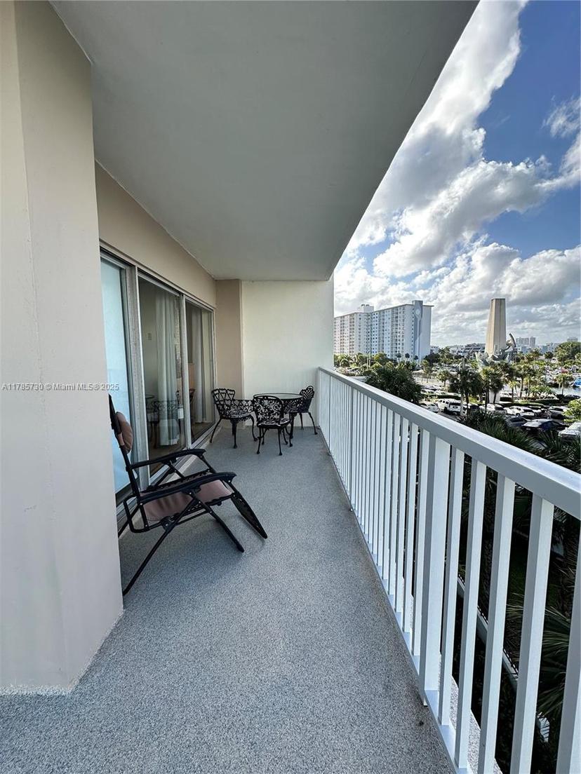Picture of 300 Bayview Dr # 315, Sunny Isles Beach FL 33160