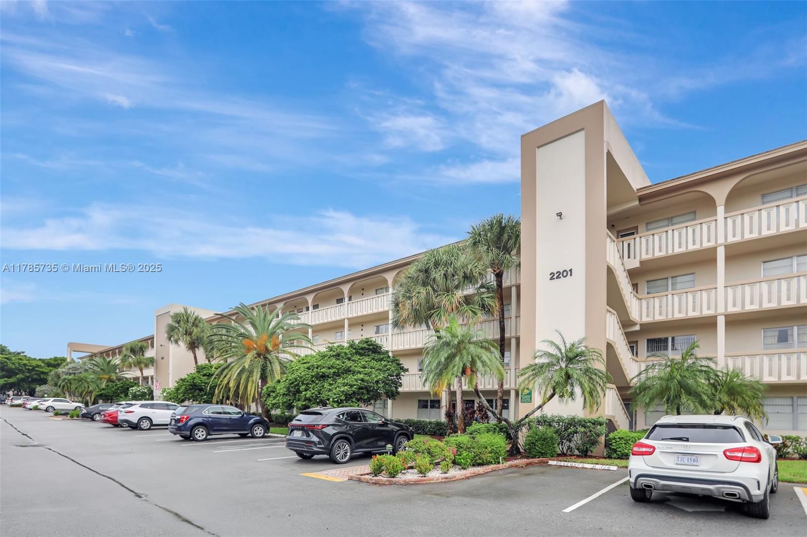 Picture of 2201 Lucaya Bnd # K3, Coconut Creek, FL 33066
