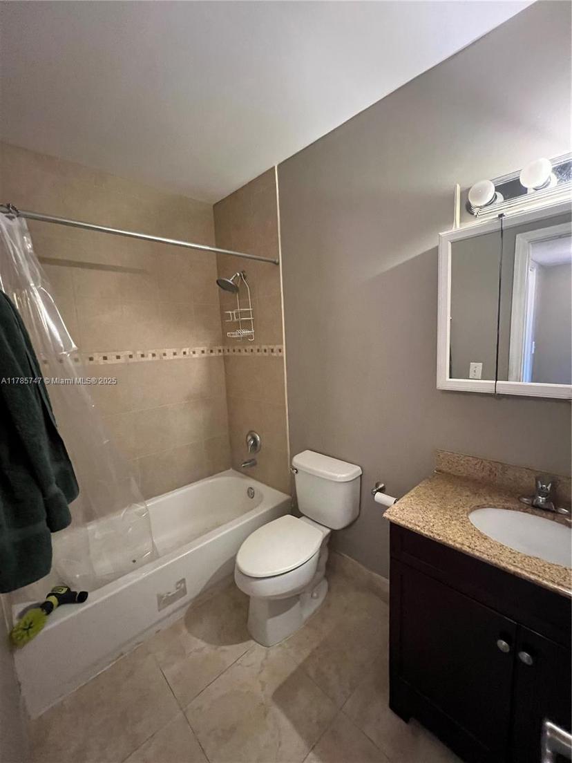 Picture of 14500 SW 88Th Ave # 245, Palmetto Bay FL 33176