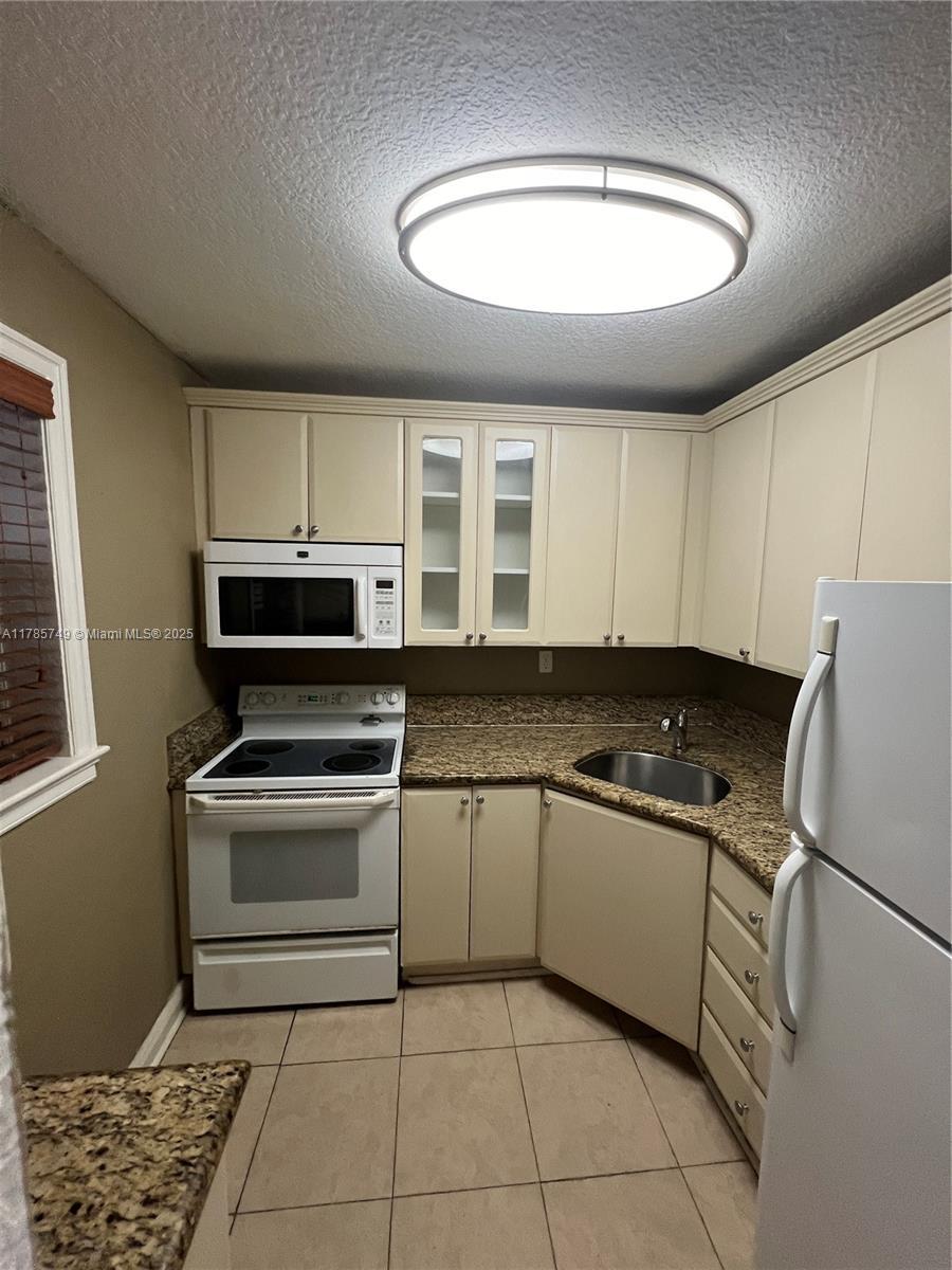 Picture of 17255 SW 95Th Ave # 246, Palmetto Bay, FL 33157