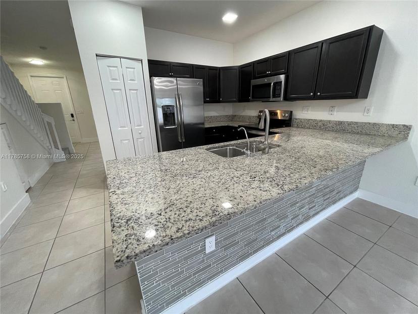 Picture of 9231 W 32Nd Ln, Hialeah FL 33018