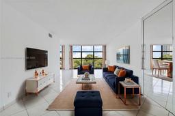 Picture of 600 Parkview Dr # 525, Hallandale Beach, FL 33009