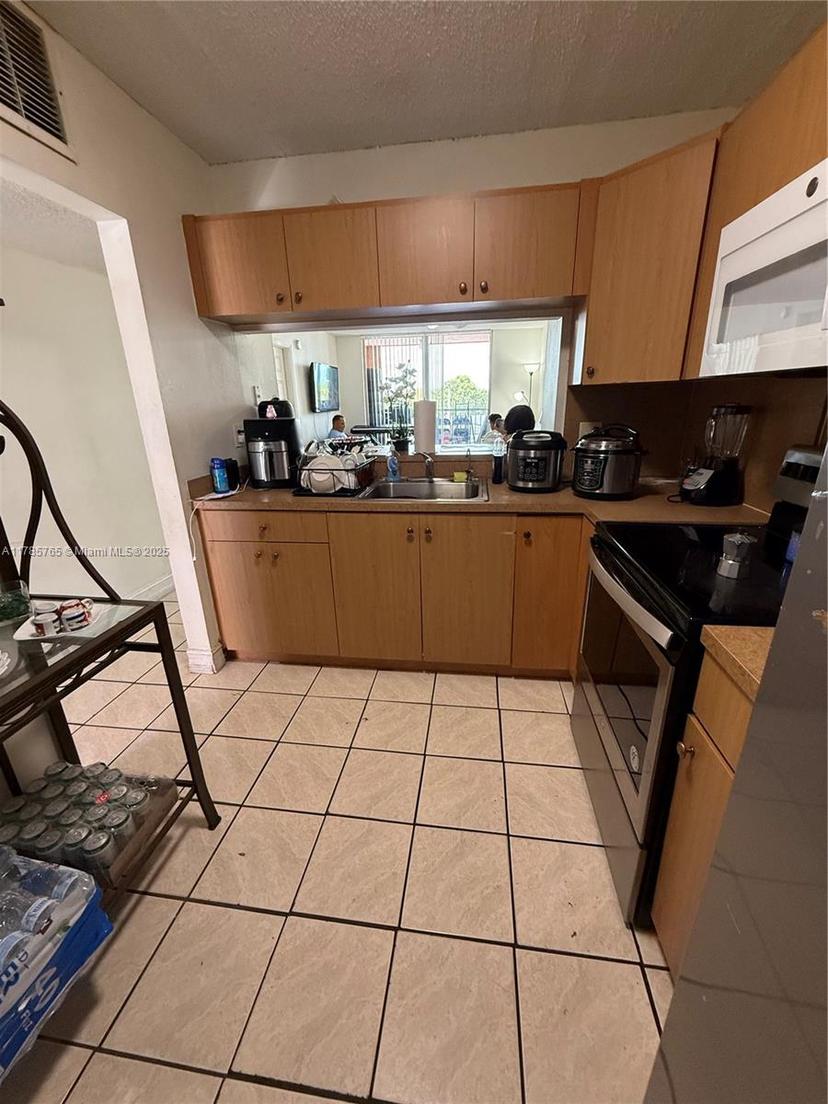 Picture of 19805 SW 114Th Ave # 315, Miami FL 33157