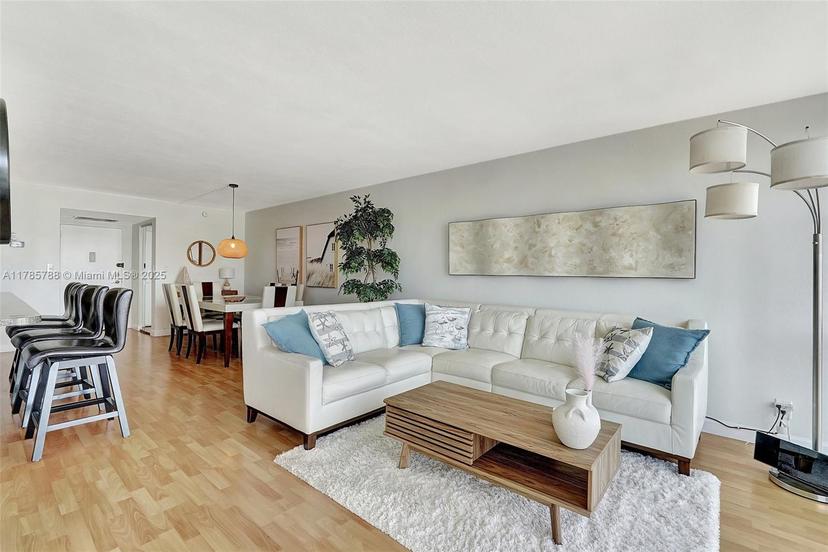 Picture of 1000 Parkview Dr # 1024, Hallandale Beach FL 33009