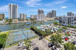 Picture of 1000 Parkview Dr # 1024, Hallandale Beach, FL 33009