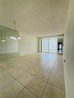 Picture of 9001 Sunrise Lakes Blvd # 208, Sunrise, FL 33322