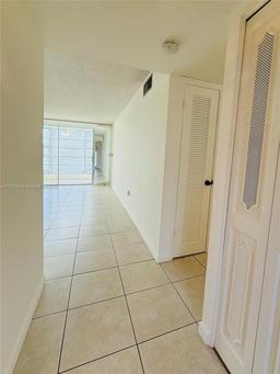 Picture of 9001 Sunrise Lakes Blvd # 208, Sunrise, FL 33322
