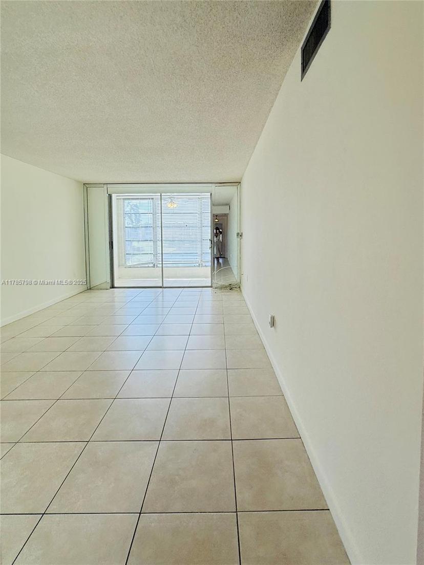 Picture of 9001 Sunrise Lakes Blvd # 208, Sunrise FL 33322